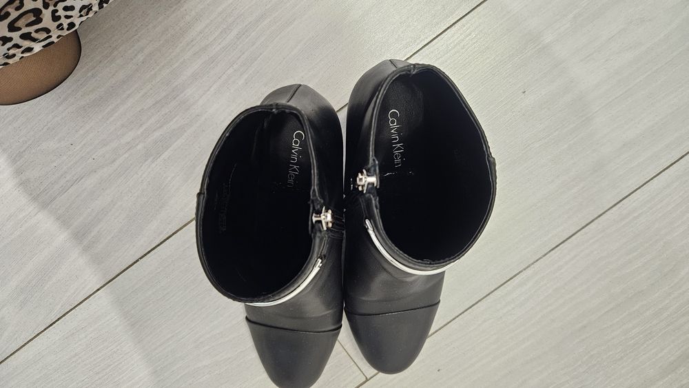 Buty botki na obcasie czarne Calvin Klein