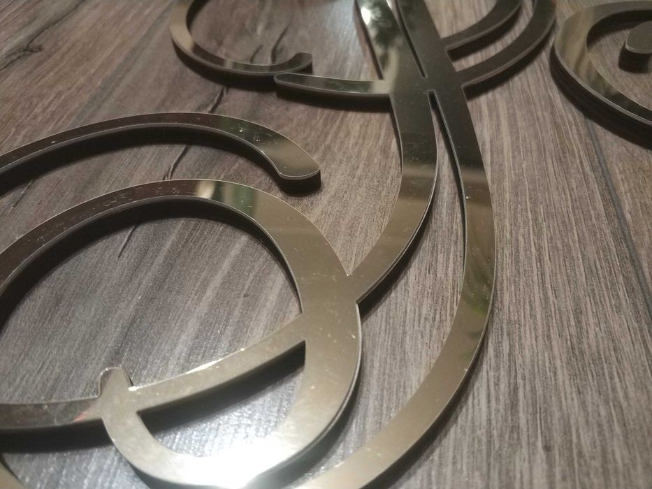 Dekoracyjne litery monogram P i M – złote, lustrzane, duże