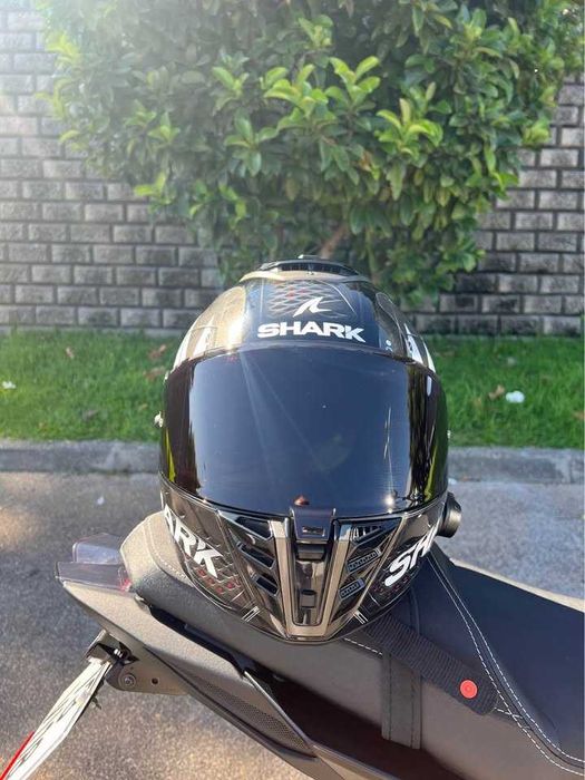 Shark Spartan RS --- Preto --- L --- Muito bom estado