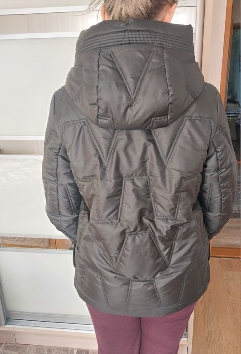 Осіння жіноча куртка, розмір 48