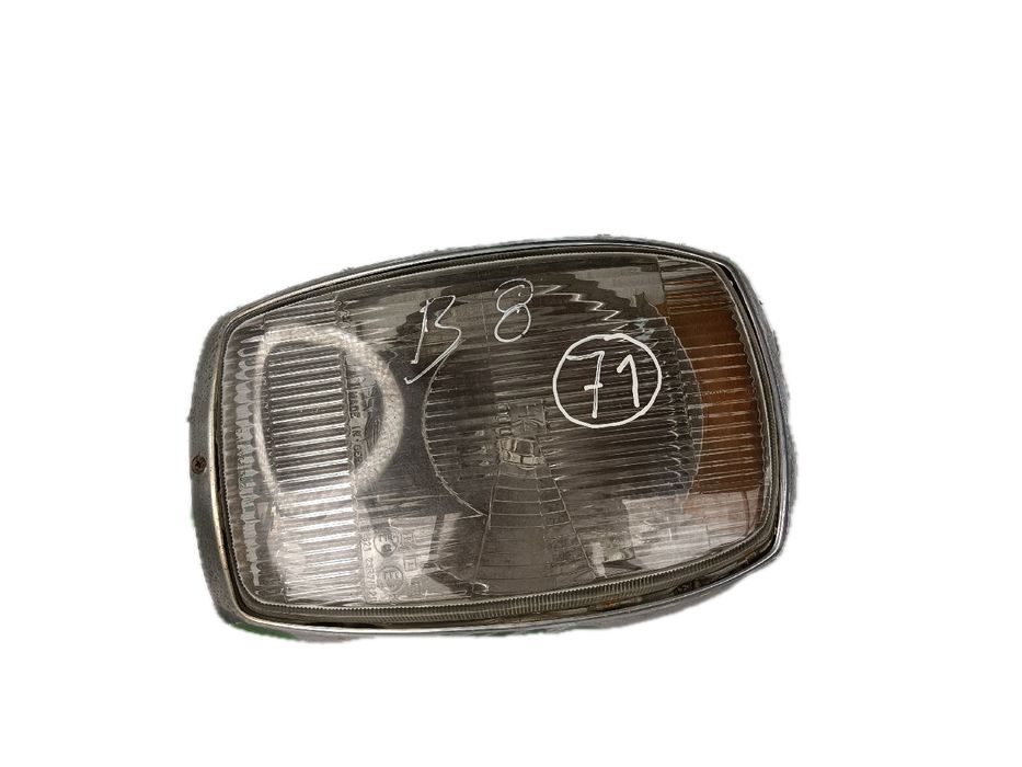 Ótica / farol direita MERCEDES-BENZ /8 (W115)