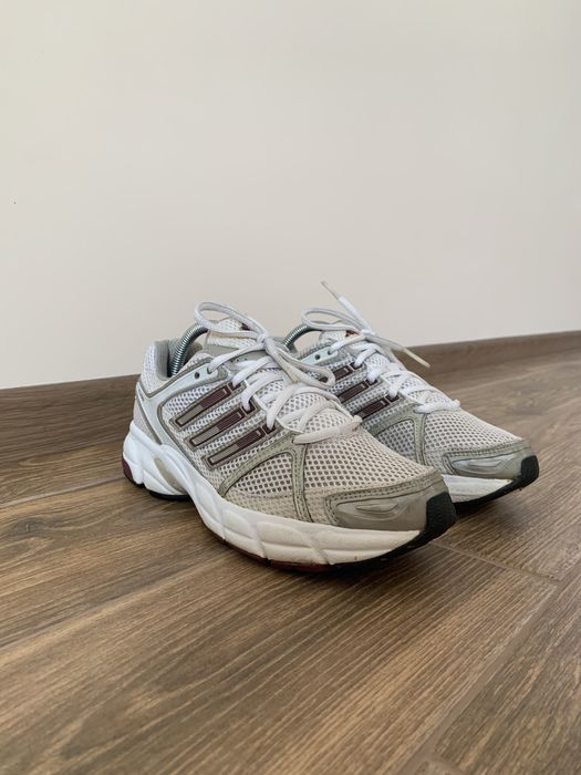 красовки Adidas взуття
