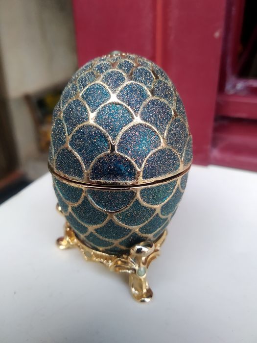 Guarda jóias tipo ovo Fabergé