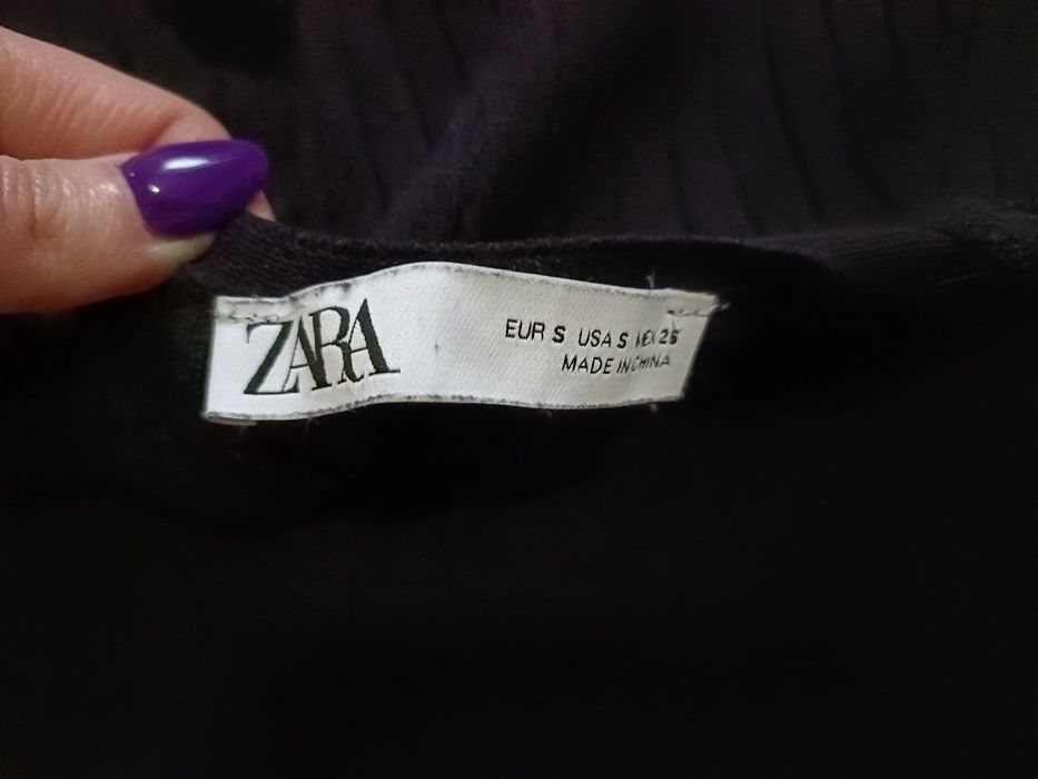 Dwa topy, bluzki Zara i Urban Outfitters
