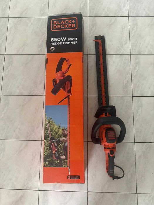 Corta-sebes Black+Decker 650W – Lâmina 60 cm – Como Novo