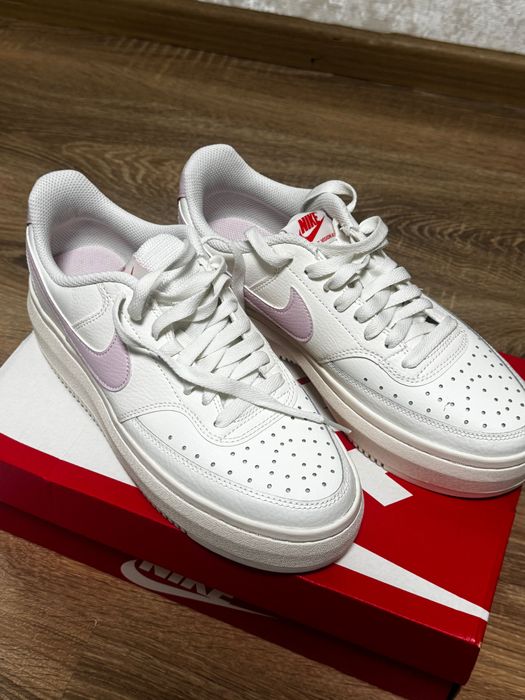 NIKE оригінал  25.5