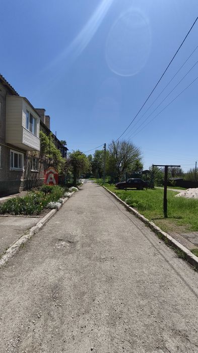 Продам 1 кімнатну квартиру центр смт Кринички