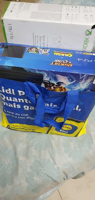 Pack of 2 Consoles: PS4 + Xbox + Extras64172206304514122