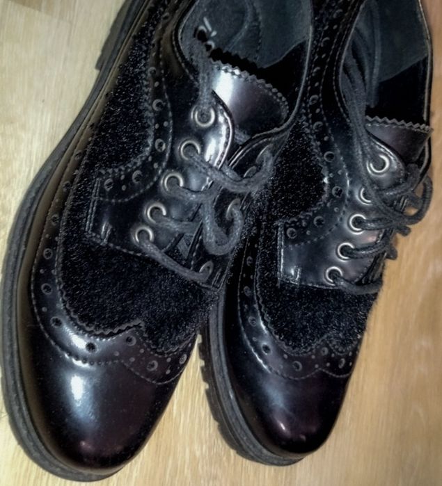 Vendo Sapatos Pretos!Novos.