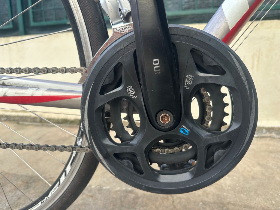 Bicicleta de estrada Fuji em muito bom estado
