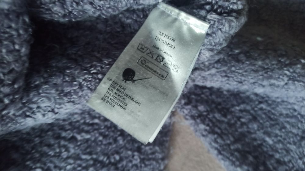 Liliowy sweterek firmy Monki roz. M