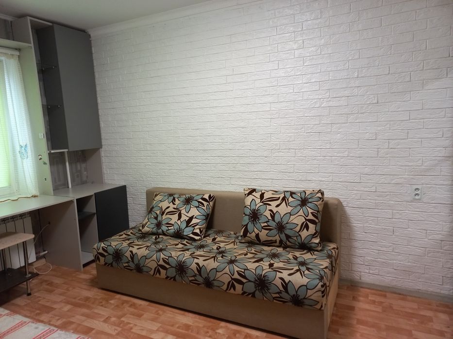 Здам  1-2 кімнатні квартири подобово, погодинно Вараш