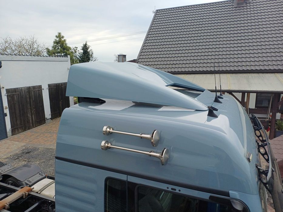 Man  TGX  spoiler  dachowy