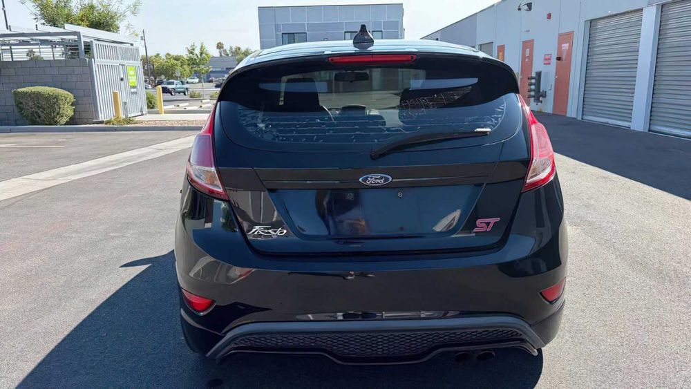 Ford Fiesta SE      2016
