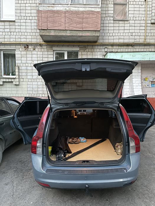 Вольво v50  замінений двигун та демфер