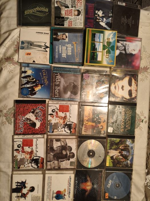 Płyty CD z muzyką 24 sztuki