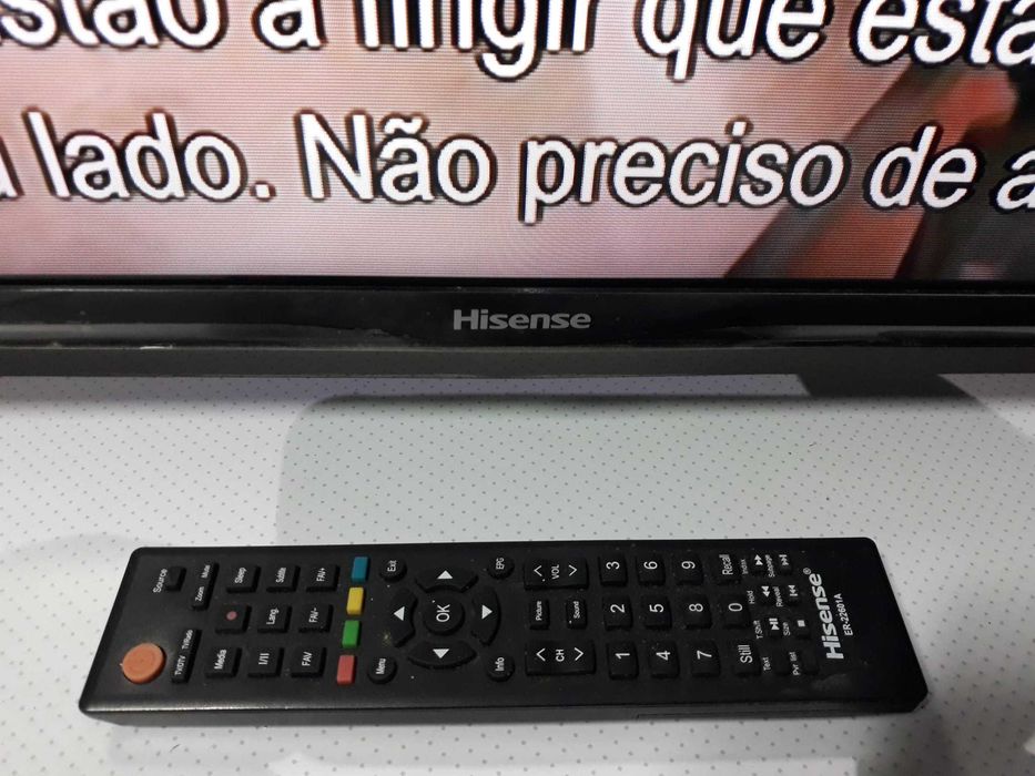 LCD Hisense 40" com comando