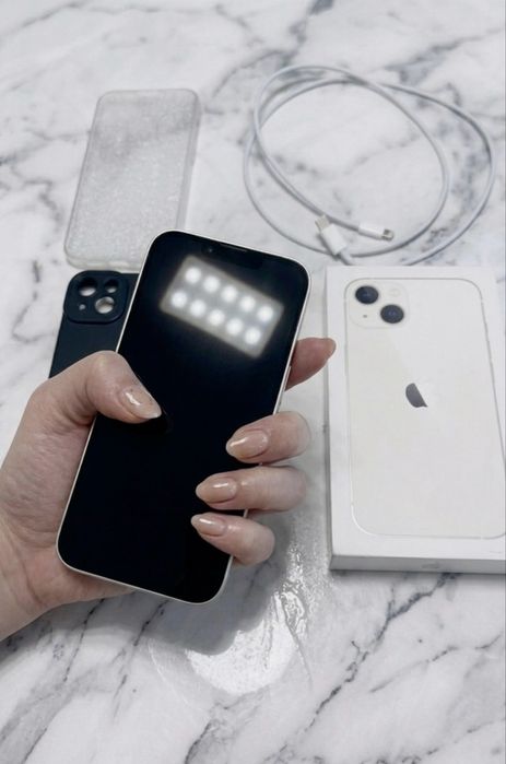 iPhone 13 128 GB bialy