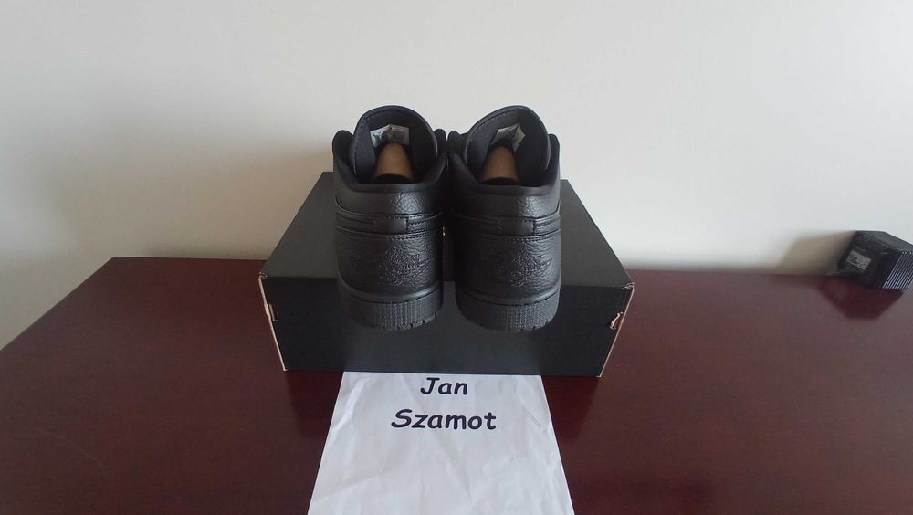 48,5 Buty Nike Air Jordan 1 Low Triple Black