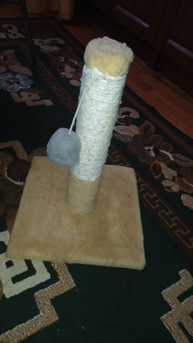 Дряпалка для кота/когтеточка мисочки для кота на підставці