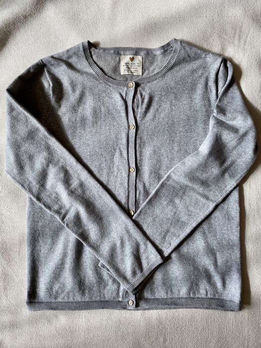 Dziewczęcy sweterek marki Zara