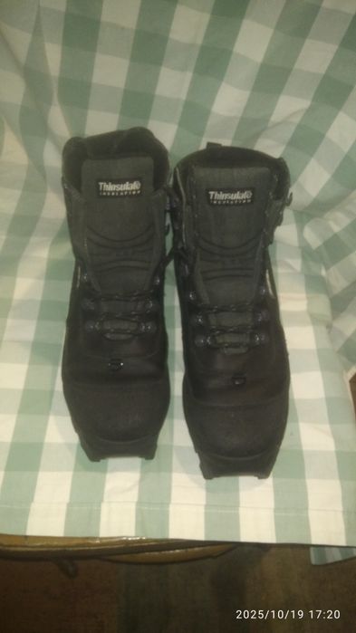 Гірськолижні черевики  Fischer Thinsulate insulation