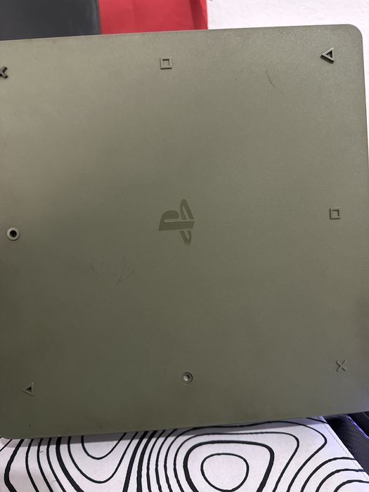 PS4 Slim – liga e desliga (para peças ou arranjo)