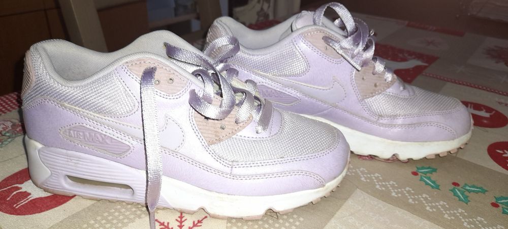 Ténis  Nike air Max tam.38.50 lilás  em 2 mão