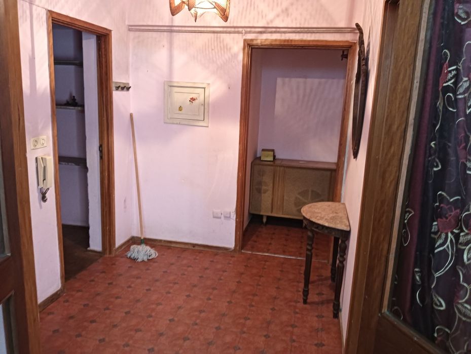 Apartamento T2 C/ Alguma mobília