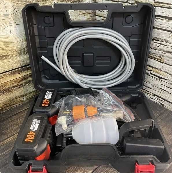 Аккумуляторная мойка высокого давления на 2 аккумулятора в кейсе