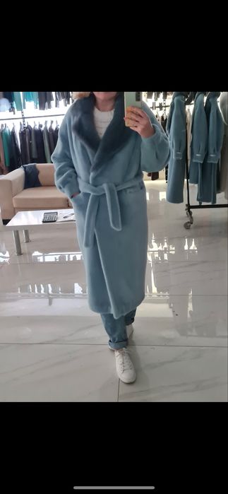 Пальто демісезонне з коміром із норки