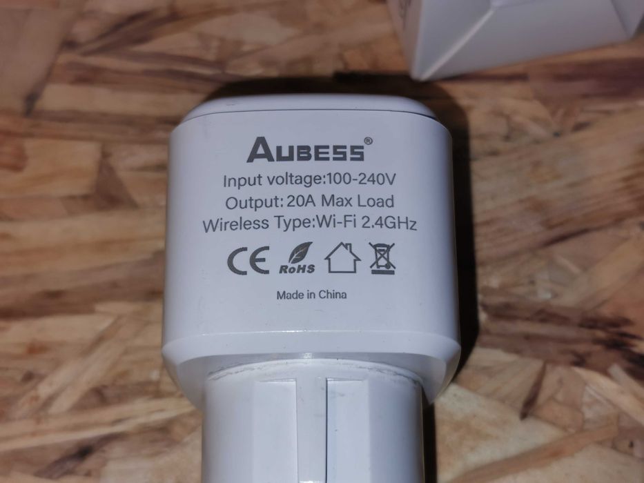 gniazdko bezprzewodowe WiFi tuja lub smartlife pomiar zużycia energii