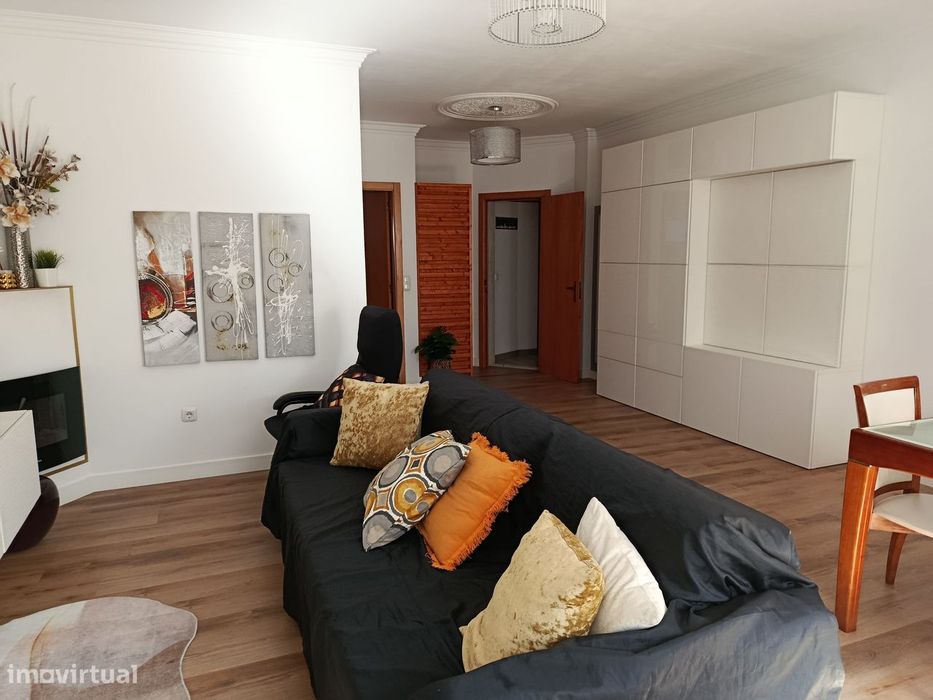 Moradia T2 +2 com piscina aquecida em Samora Correia