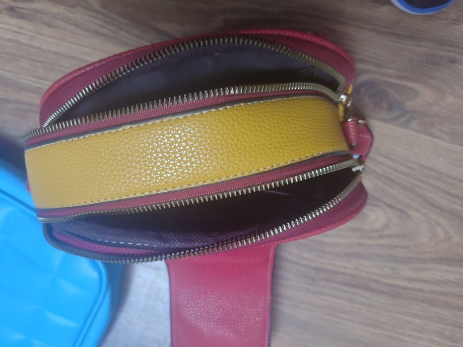 Дві сумки через плече