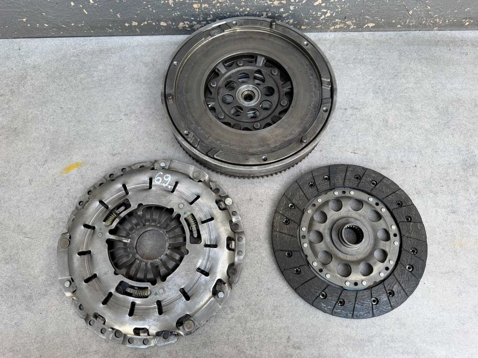 Зчеплення Корзина Диск Маховик Демпфер BMW E46 E90 E91 E60 E61 2.0 d