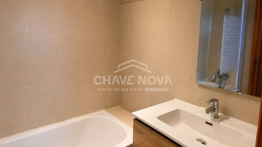 Apartamento T0 em Canidelo - Lugar de garagem