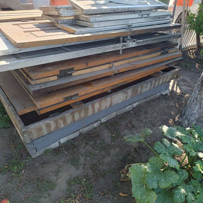 Лутки, полотна дверні б/у