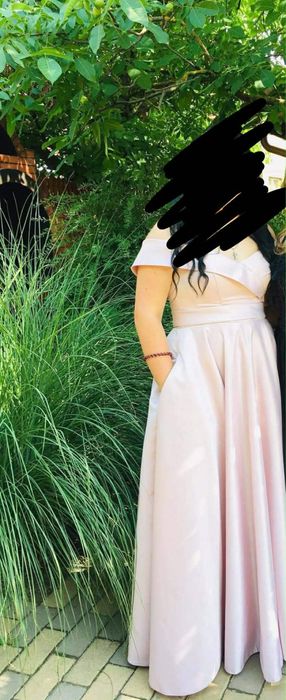 Дуже гарне плаття один раз лиш було одягнене