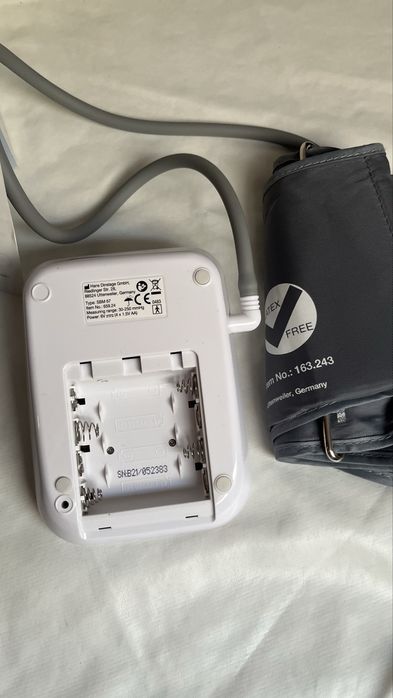 Medidor tensão arterial Sanitas SBM 67 Bluetooth (avariado)