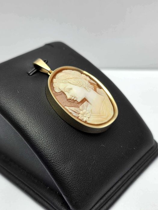 Złota Zawieszka Kamea 10.88G 585
