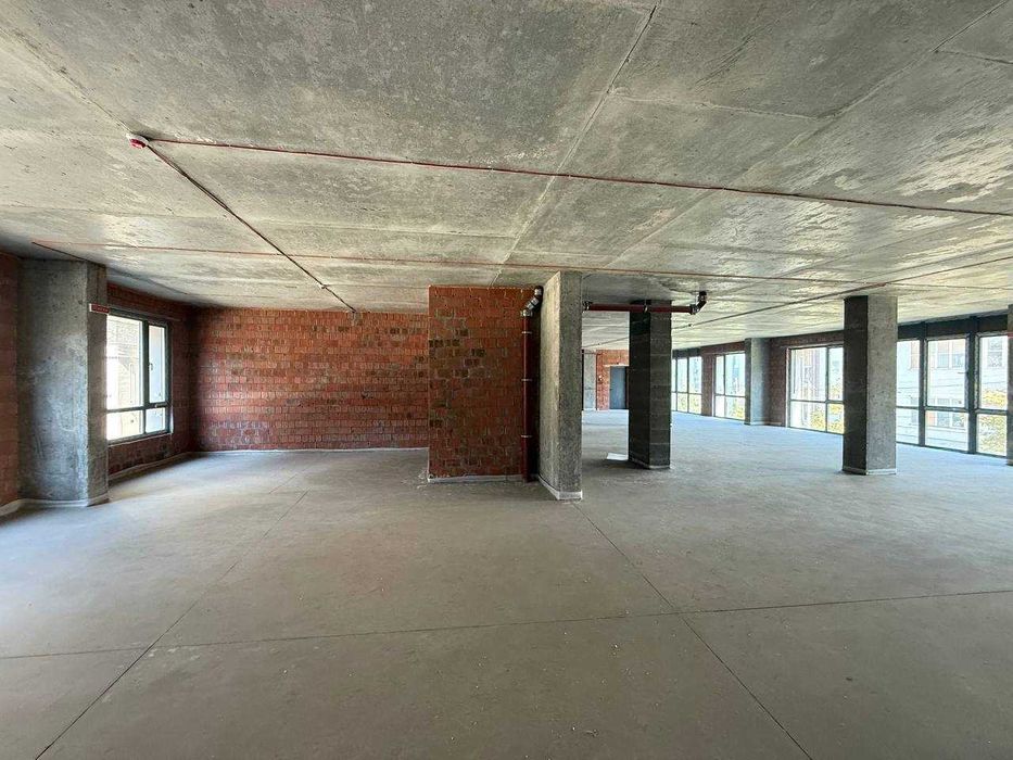 Продам офісне приміщення в ЖК "Geneve" 240 м2