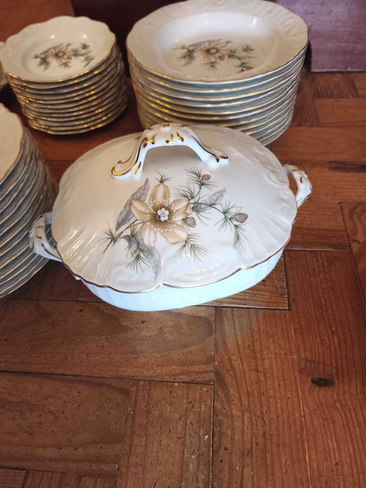 Serviço de mesa vista alegre