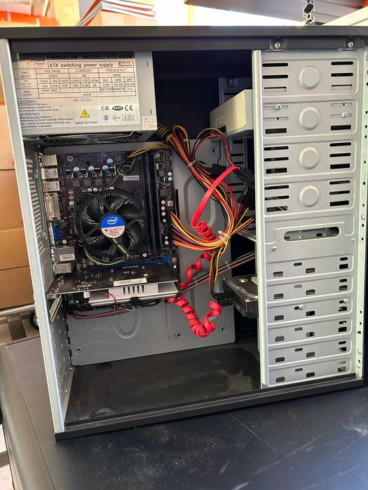 Комп'ютер з монітором. SSD 120, HDD 500, DDR3 8GB, 4GB Graphics 3.4Ghz