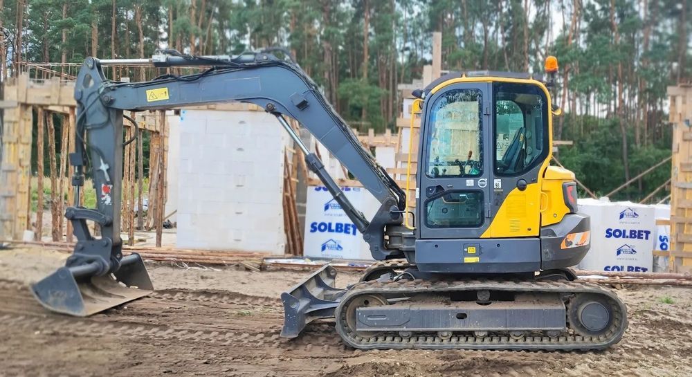 Volvo ECR 88 D  VOLVO ECR 88 D - 3 łyżki, szybkozłącze hydrauliczne, stan BDB