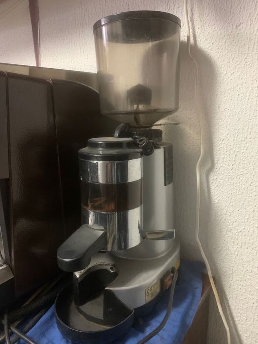 Máquina de café profissional + moinho + bomba (restaurante / café)