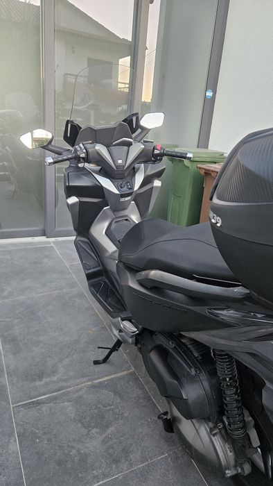 Honda Forza 300 (2019) – Livro de Revisões Honda, Top Case e Tucano Urbano