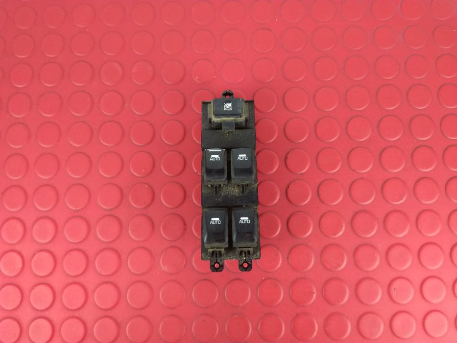 Interruptor / Comando Elevador Vidro Frente Esq  - KIA CEE'D (JD)