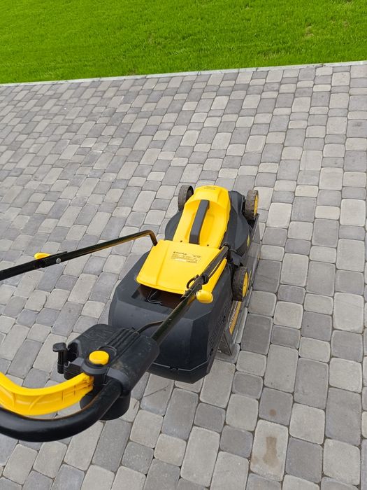 Газонокосарка електрична