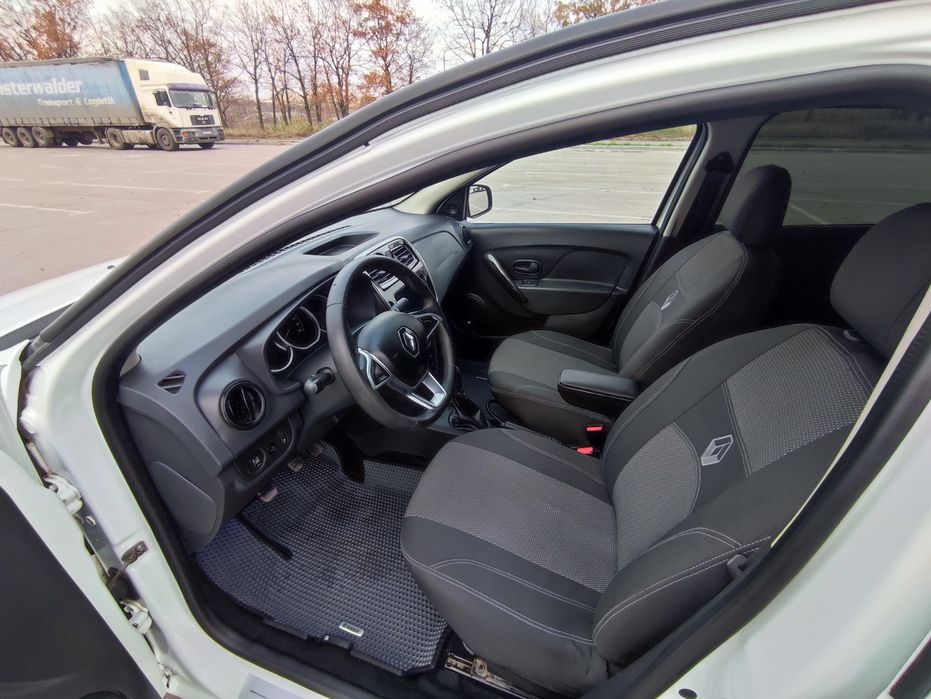 Чохли Renault Logan II