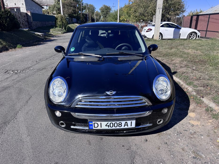 Mini Cooper.        .